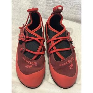 La Sportiva Stick It Kids Climbing Shoes Size US 1-2 EU 34 - 35 Red Chili Poppy